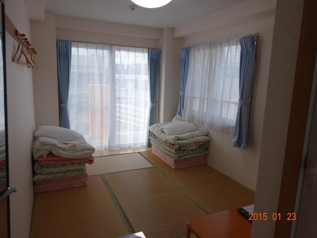 Hôtel Minshuku Getto à Naha Extérieur photo